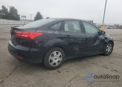 2016 Ford Focus S z USA, uszkodzony, nr VIN 1FADP3E24GL336225